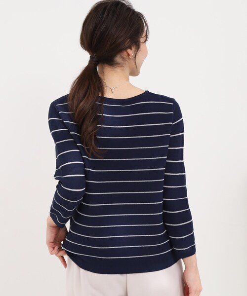 SHOO・LA・RUE（シューラルー）の「【洗濯機可/S-LL】デコルテがきれいに見えるVネックラメボーダーニット（ニット/セーター・レディース・ホワイト系5/ネイビー系2/ベージュ系2/パープル系1・01/02/03/04）」の18枚目の写真