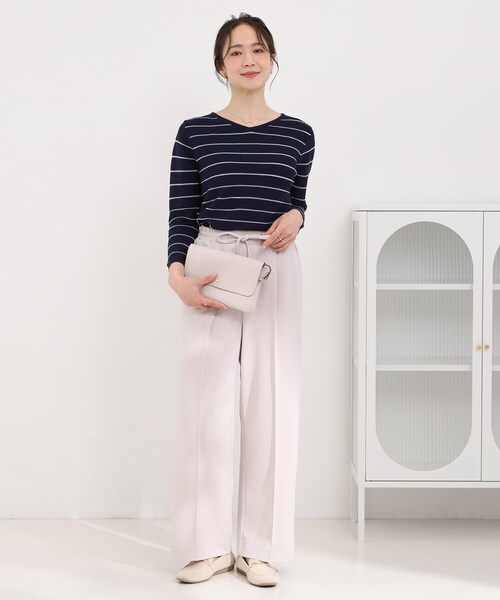 SHOO・LA・RUE（シューラルー）の「【洗濯機可/S-LL】デコルテがきれいに見えるVネックラメボーダーニット（ニット/セーター・レディース・ホワイト系5/ネイビー系2/ベージュ系2/パープル系1・01/02/03/04）」の19枚目の写真