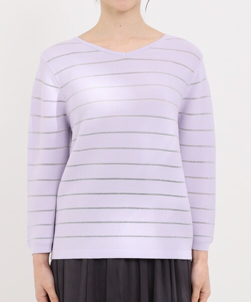 SHOO・LA・RUE（シューラルー）の「【洗濯機可/S-LL】デコルテがきれいに見えるVネックラメボーダーニット（ニット/セーター・レディース・ホワイト系5/ネイビー系2/ベージュ系2/パープル系1・01/02/03/04）」の21枚目の写真