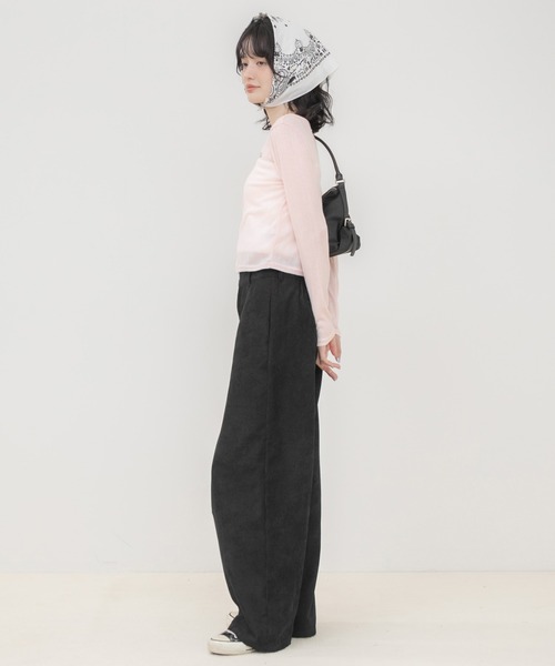 HEILIS(ヘイリス)の「プレート付きリブシアーカーディガン / シアーカーディガン リブカーディガン ショートカーディガン シアートップス 長袖カーディガン 羽織り 冷房対策 UV対策 プレート付き ワンポイント コンパクトトップス クロップド丈 レイヤード 韓国ファッション カジュアル フェミニン 春夏トップス 夏羽織り(カーディガン/ボレロ・レディース・レッド/グレー/ネイビー/ピンク・FREE)」の15枚目の写真