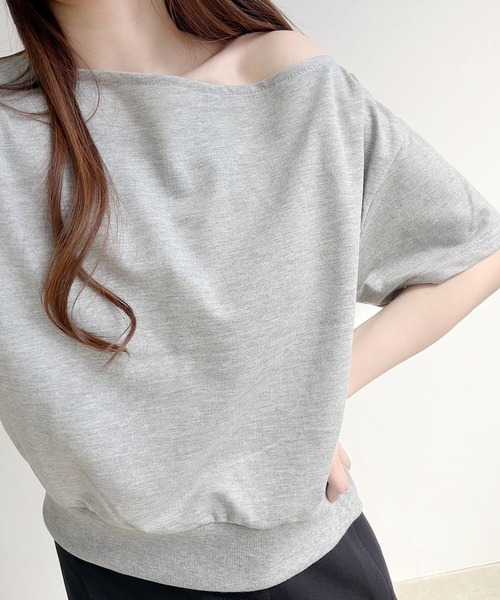 Nana(ナナ)の「アシンメトリーネックルーズカットソー(Tシャツ/カットソー・レディース・ホワイト/グレー・FREE)」の3枚目の写真