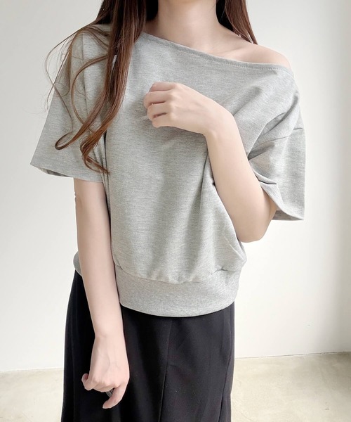 Nana(ナナ)の「アシンメトリーネックルーズカットソー(Tシャツ/カットソー・レディース・ホワイト/グレー・FREE)」の4枚目の写真