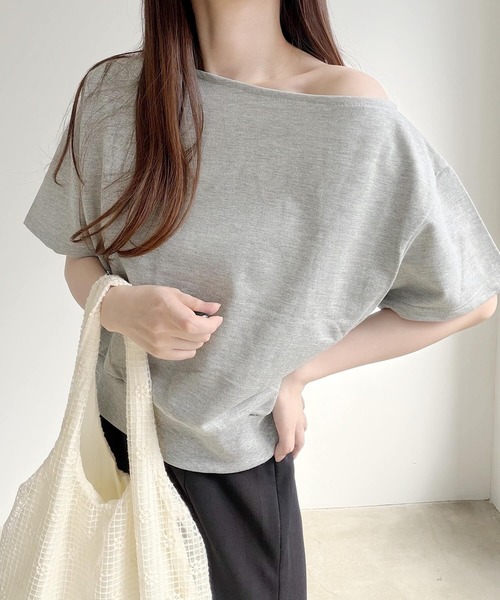 Nana(ナナ)の「アシンメトリーネックルーズカットソー(Tシャツ/カットソー・レディース・ホワイト/グレー・FREE)」の8枚目の写真