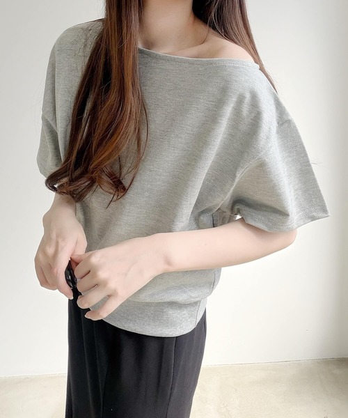 Nana(ナナ)の「アシンメトリーネックルーズカットソー(Tシャツ/カットソー・レディース・ホワイト/グレー・FREE)」の13枚目の写真