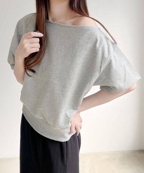 Nana(ナナ)の「アシンメトリーネックルーズカットソー(Tシャツ/カットソー・レディース・ホワイト/グレー・FREE)」の17枚目の写真