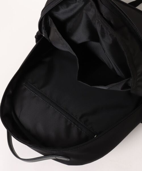 Arnold Palmer(アーノルドパーマー)の「APCH ファスナーリュック(バックパック/リュック・レディース・ブラック/ライトグレー/ネイビー・F)」の12枚目の写真