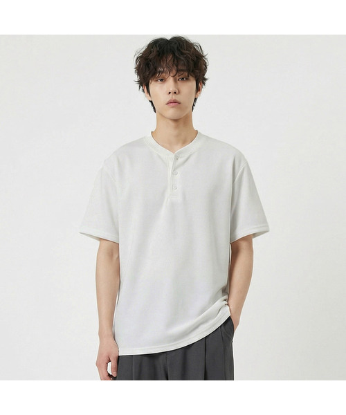 UMM(ウム)の「ヘンリーネックボタン ベーシック 半袖Tシャツ 3COLOR(Tシャツ/カットソー・メンズ・ブラック/ベージュ/ホワイト・LARGE/X-LARGE/2XL)」の1枚目の写真