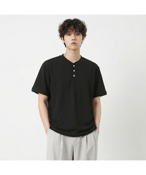 UMM(ウム)の「ヘンリーネックボタン ベーシック 半袖Tシャツ 3COLOR(Tシャツ/カットソー・メンズ・ブラック/ベージュ/ホワイト・LARGE/X-LARGE/2XL)」の2枚目の写真