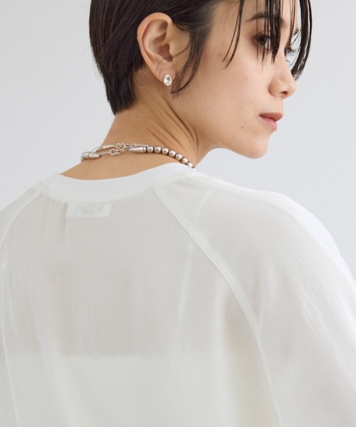 SALON adam et rope'(サロン アダム エ ロペ)の「ブライトツイルTブラウス / セットアップ対応・ドライタッチ(シャツ/ブラウス・レディース・ブラック/ブラウン/ホワイト・FREE)」の17枚目の写真