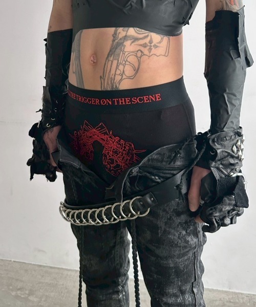 YIKAI LABORATORY(イカイラボラトリー)の「【YIKAI LABORATORY】antiue 00ring calfskin belt / 【イカイラボラトリー】アンティークリングレザーベルト<着用動画あり>(ベルト・メンズ・ブラック・ONE SIZE)」の18枚目の写真