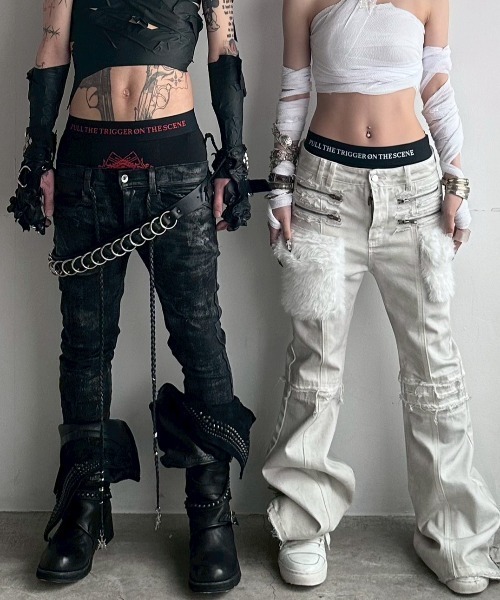 YIKAI LABORATORY(イカイラボラトリー)の「【YIKAI LABORATORY】antiue 00ring calfskin belt / 【イカイラボラトリー】アンティークリングレザーベルト<着用動画あり>(ベルト・メンズ・ブラック・ONE SIZE)」の2枚目の写真