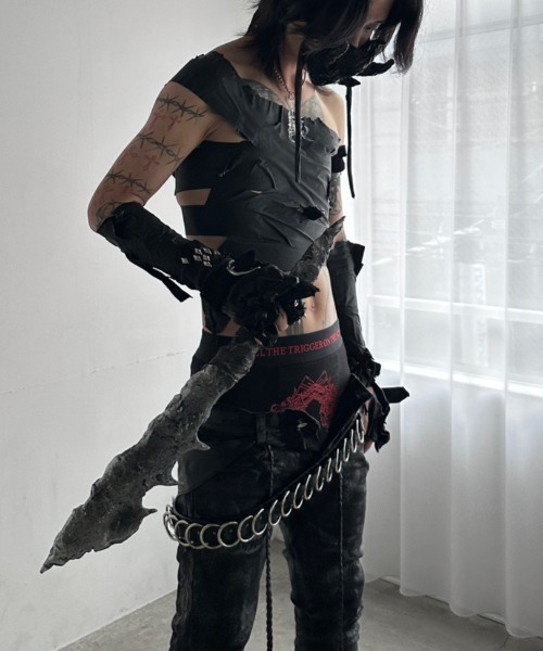 YIKAI LABORATORY(イカイラボラトリー)の「【YIKAI LABORATORY】antiue 00ring calfskin belt / 【イカイラボラトリー】アンティークリングレザーベルト<着用動画あり>(ベルト・メンズ・ブラック・ONE SIZE)」の5枚目の写真