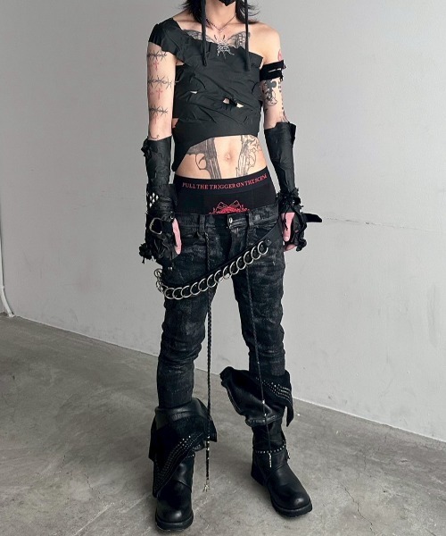 YIKAI LABORATORY(イカイラボラトリー)の「【YIKAI LABORATORY】antiue 00ring calfskin belt / 【イカイラボラトリー】アンティークリングレザーベルト<着用動画あり>(ベルト・メンズ・ブラック・ONE SIZE)」の3枚目の写真