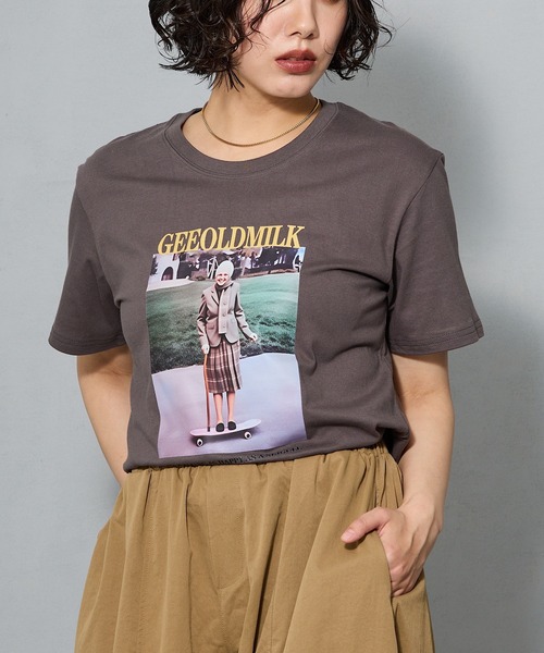 aremoi(アレモイ)の「スケートボードフォトプリント 半袖Tシャツ(Tシャツ/カットソー・レディース・グレー/ネイビー/ホワイト・SMALL/MEDIUM/LARGE)」の19枚目の写真