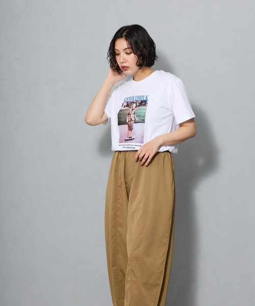 aremoi(アレモイ)の「スケートボードフォトプリント 半袖Tシャツ(Tシャツ/カットソー・レディース・グレー/ネイビー/ホワイト・SMALL/MEDIUM/LARGE)」の13枚目の写真
