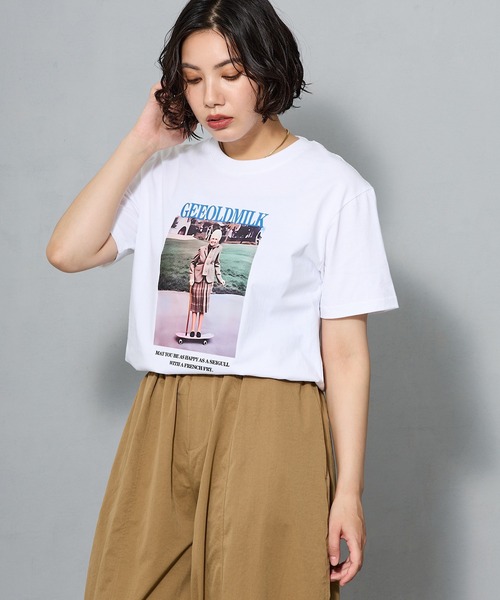 aremoi(アレモイ)の「スケートボードフォトプリント 半袖Tシャツ(Tシャツ/カットソー・レディース・グレー/ネイビー/ホワイト・SMALL/MEDIUM/LARGE)」の8枚目の写真