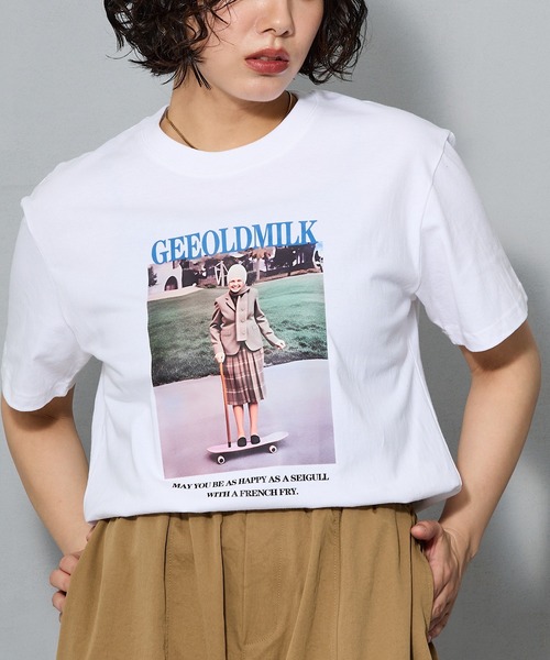aremoi(アレモイ)の「スケートボードフォトプリント 半袖Tシャツ(Tシャツ/カットソー・レディース・グレー/ネイビー/ホワイト・SMALL/MEDIUM/LARGE)」の5枚目の写真