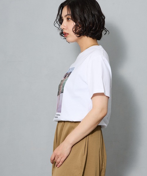aremoi(アレモイ)の「スケートボードフォトプリント 半袖Tシャツ(Tシャツ/カットソー・レディース・グレー/ネイビー/ホワイト・SMALL/MEDIUM/LARGE)」の10枚目の写真