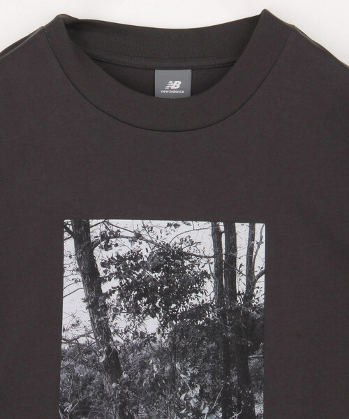 FREAK'S STORE(フリークスストア)の「New Balance/ニューバランス 大谷翔平シグネチャーフォト半袖Tシャツ / ABR(フェーデッドブラック)(Tシャツ/カットソー・メンズ・ブラック・X-LARGE/MEDIUM/LARGE)」の3枚目の写真