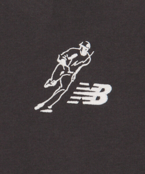 FREAK'S STORE(フリークスストア)の「New Balance/ニューバランス 大谷翔平シグネチャーフォト半袖Tシャツ / ABR(フェーデッドブラック)(Tシャツ/カットソー・メンズ・ブラック・X-LARGE/MEDIUM/LARGE)」の5枚目の写真