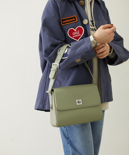 MILKFED.(ミルクフェド)の「TRAPEZOID SHOULDER BAG(ショルダーバッグ・レディース・ブラウン/ライトグリーン/ブラック・ONE SIZE)」の5枚目の写真
