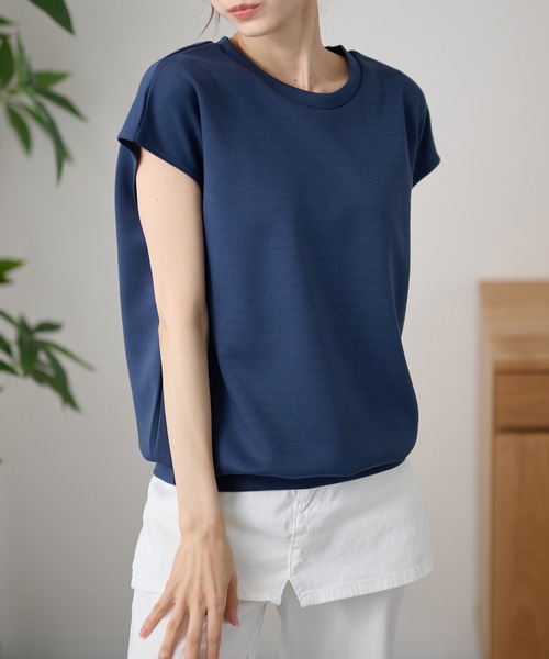 DAYRA(デイラ)の「クルーネック シームレス ポンチ フレンチスリーブ トップス(Tシャツ/カットソー・レディース・ホワイト/ダークグレー/ネイビー/ブラック・FREE)」の4枚目の写真