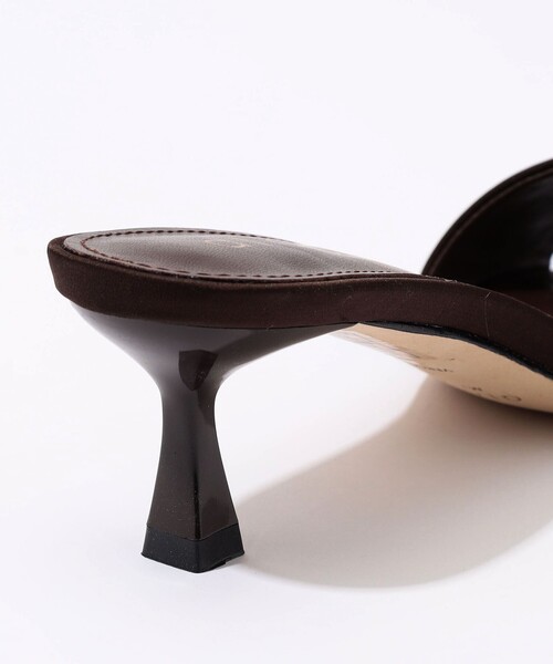 TOMORROWLAND （トゥモローランド）の「alagio SATIN MULE SARA ヒールサンダル（サンダル・レディース・ダークブラウン/レッド・38/37/36）」の5枚目の写真