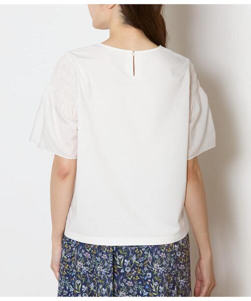 NEWYORKER(ニューヨーカー)の「【接触冷感・吸水速乾】プレーティング天竺 袖シャーリングプルオーバー(Tシャツ/カットソー・レディース・ホワイト/ネイビー・LARGE/MEDIUM)」の4枚目の写真