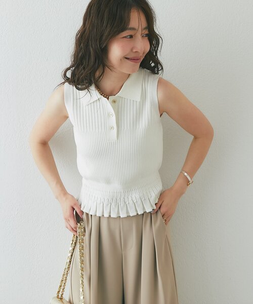 La boutique BonBon(ラブティックボンボン)の「【ヘルシー&フェミニン】変形リブポロ衿ノースリニット(ニット/セーター・レディース・ホワイト/サックスブルー/ピンク・FREE)」の4枚目の写真