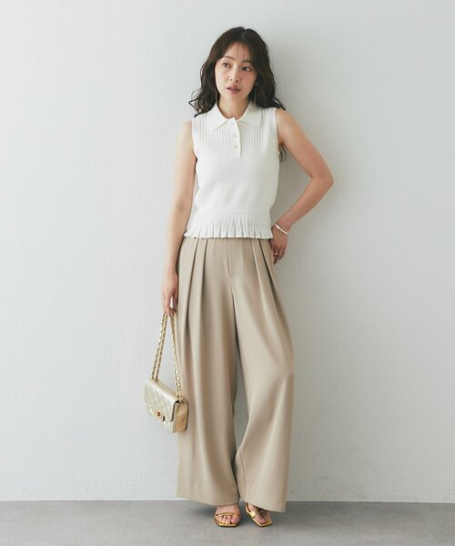 La boutique BonBon(ラブティックボンボン)の「【ヘルシー&フェミニン】変形リブポロ衿ノースリニット(ニット/セーター・レディース・ホワイト/サックスブルー/ピンク・FREE)」の6枚目の写真