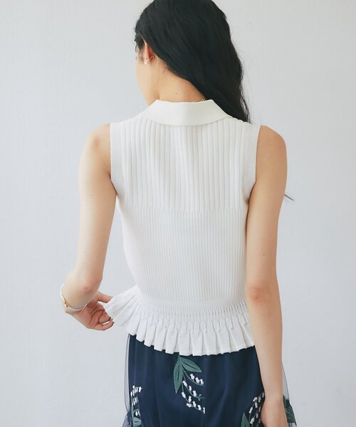 La boutique BonBon(ラブティックボンボン)の「【ヘルシー&フェミニン】変形リブポロ衿ノースリニット(ニット/セーター・レディース・ホワイト/サックスブルー/ピンク・FREE)」の11枚目の写真
