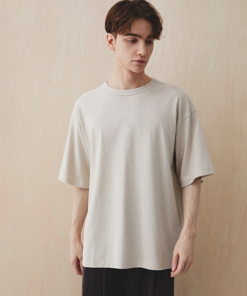 PUBLIC TOKYO(パブリックトウキョウ)の「ヘンプコットンTEE(Tシャツ/カットソー・メンズ・ブラック/オフホワイト/ライトグリーン/ダークグレー・1/2)」の9枚目の写真