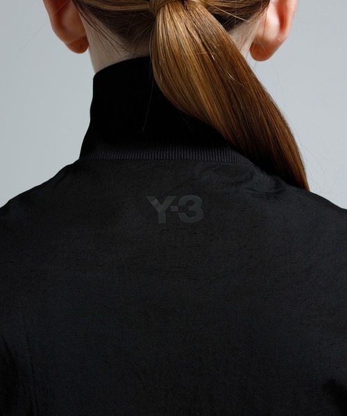 Y-3(ワイスリー)の「Y-3 GRADIENT 3 STRIPES NYLON TRACK TOP(ジャージ・レディース・ブラック・SMALL/X-SMALL/XX-SMALL/MEDIUM)」の7枚目の写真
