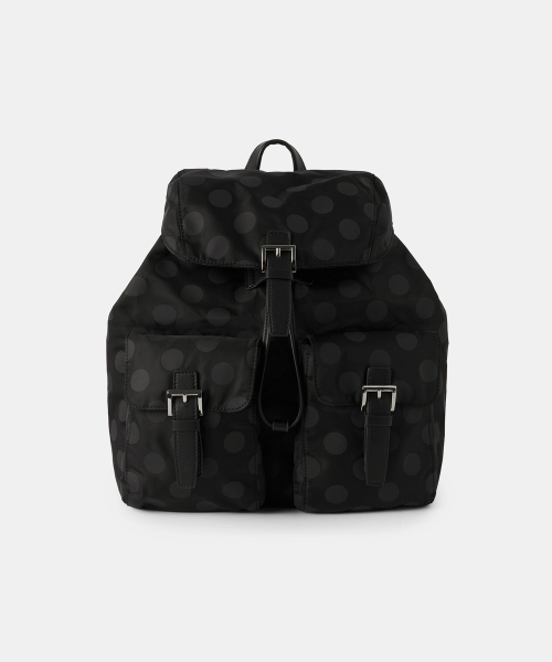 MUSINSA STANDARD WOMAN（ムシンサスタンダードウーマン）の「ウィメンズポルカドットフラップミニバックパック[ブラック]（バックパック/リュック・レディース・その他・F）」の3枚目の写真
