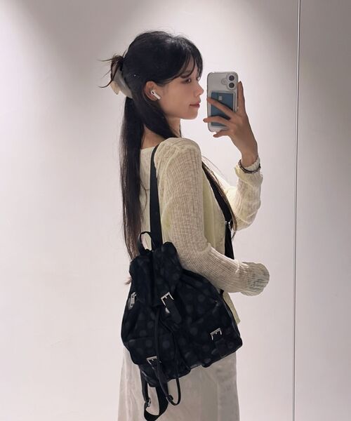 MUSINSA STANDARD WOMAN（ムシンサスタンダードウーマン）の「ウィメンズポルカドットフラップミニバックパック[ブラック]（バックパック/リュック・レディース・その他・F）」の13枚目の写真