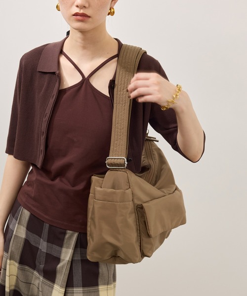 ADAM ET ROPE'(アダムエロペ)の「【WEB限定】撥水ビッグショルダーダブルポケットバッグ(ショルダーバッグ・レディース・ブラック/ブラウン系その他3・FREE)」の16枚目の写真