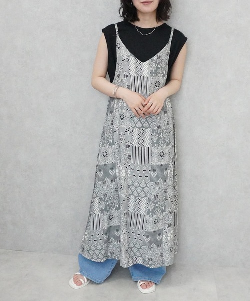 SELECT LEVERY(セレクトリベリー)の「バンダナ柄マルチWAYワンピース(ワンピース・レディース・グレー/ブルー・MEDIUM/LARGE)」の19枚目の写真