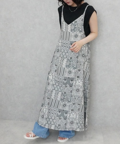 SELECT LEVERY(セレクトリベリー)の「バンダナ柄マルチWAYワンピース(ワンピース・レディース・グレー/ブルー・MEDIUM/LARGE)」の21枚目の写真