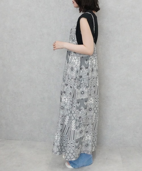 SELECT LEVERY(セレクトリベリー)の「バンダナ柄マルチWAYワンピース(ワンピース・レディース・グレー/ブルー・MEDIUM/LARGE)」の22枚目の写真