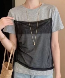 シフォンを重ねた旬デザインでこなれ感アップ!1枚で映えるドッキングTシャツ