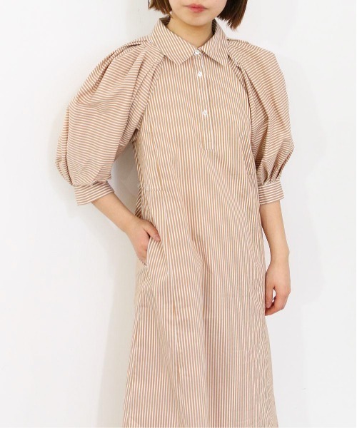 Marilyn Moon(マリリンムーン)の「modern strip volume sleeve dress(ワンピース・レディース・ブラック×ホワイト/ホワイト×ブラック・FREE)」の4枚目の写真