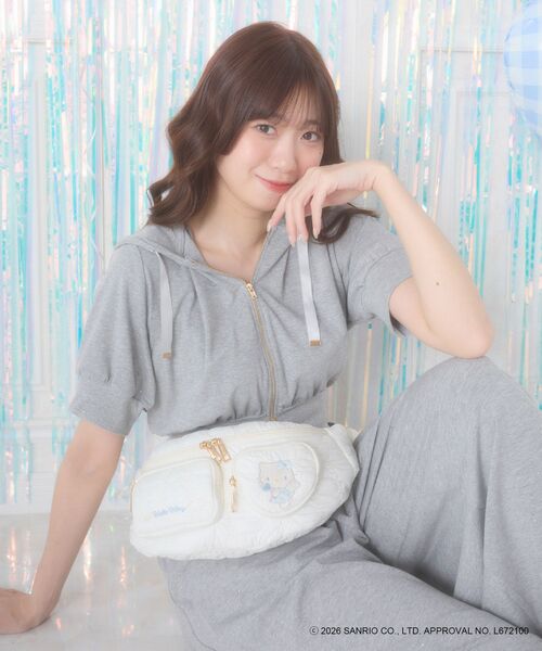 MAJESTIC LEGON(マジェスティックレゴン)の「ハローキティ ボディバッグ(ボディバッグ/ウエストポーチ・レディース・アイボリー/ブルー・FREE)」の3枚目の写真