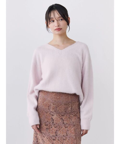 TONAL（トーナル）の「FOX×CASHMERE Vネックニット（ニット/セーター・レディース・ベージュ/ミント/オフホワイト/グレー/ベビーピンク・MEDIUM）」の5枚目の写真