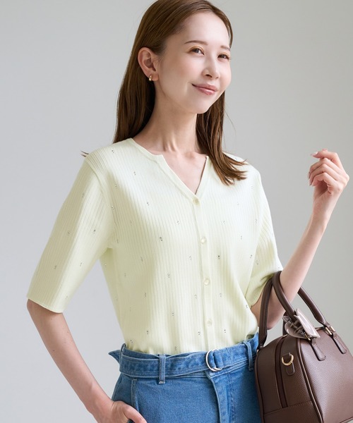ROPE' PICNIC(ロペピクニック)の「ラインストーンキーネックカーディガン(カーディガン/ボレロ・レディース・グレー/キナリ/ブラック・FREE)」の1枚目の写真