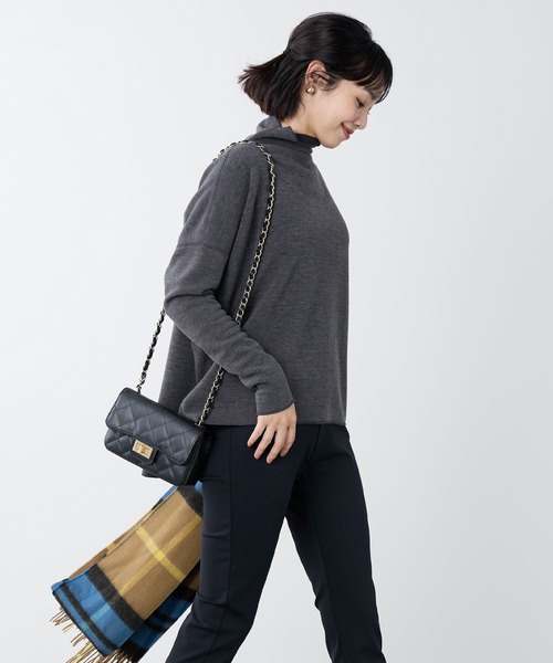 AULENTTI(オウレンティ)の「【AULENTTI】レザーキルティングミニバッグ-Shoulder Bag(ショルダーバッグ・レディース・ブラック・FREE)」の4枚目の写真