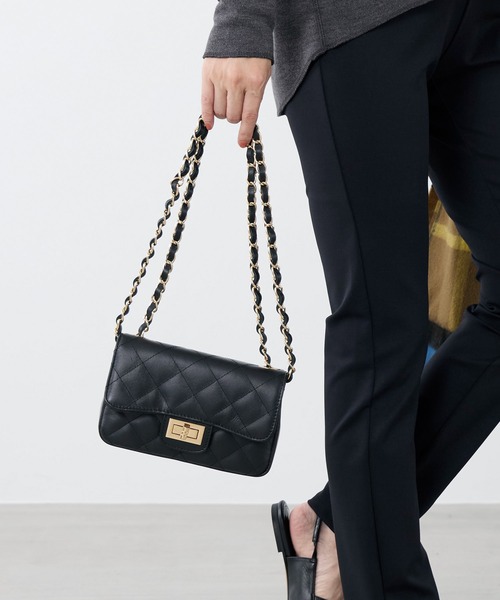 AULENTTI(オウレンティ)の「【AULENTTI】レザーキルティングミニバッグ-Shoulder Bag(ショルダーバッグ・レディース・ブラック・FREE)」の5枚目の写真