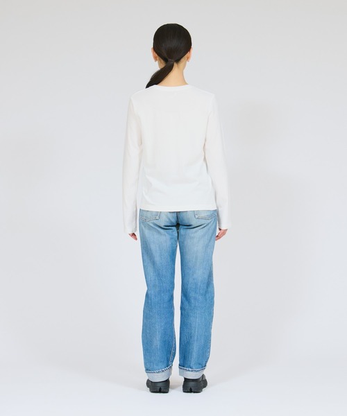 HANES(ヘインズ)の「【Hanes/ヘインズ】レディース Japan Fit for HER【2枚組】クルーネックロングスリーブTシャツ(Tシャツ/カットソー・レディース・ホワイト・LARGE/MEDIUM)」の2枚目の写真
