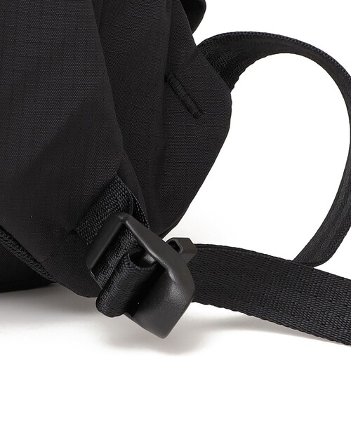 SHIPS any(シップス エニィ)の「ABLE CARRY: 13L Thirteen Daybag バックパック(バックパック/リュック・メンズ・ブラック・ONE SIZE)」の6枚目の写真
