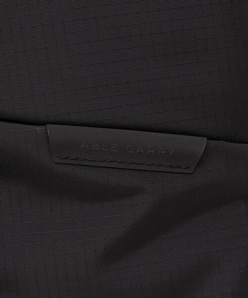 SHIPS any(シップス エニィ)の「ABLE CARRY: 13L Thirteen Daybag バックパック(バックパック/リュック・メンズ・ブラック・ONE SIZE)」の9枚目の写真