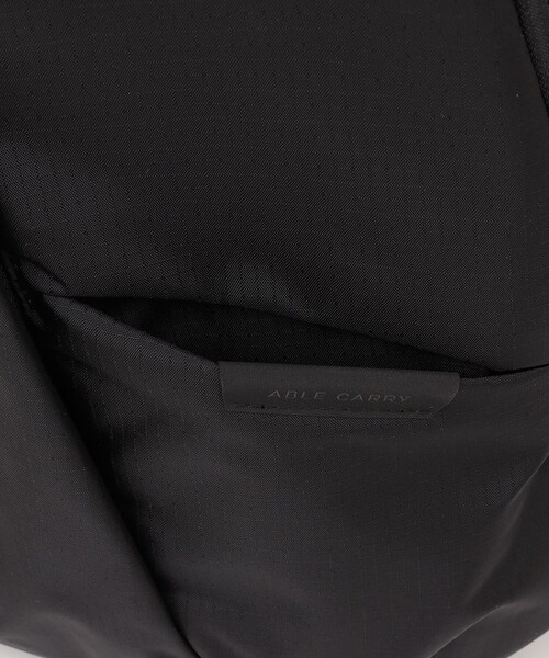 SHIPS any(シップス エニィ)の「ABLE CARRY: 13L Thirteen Daybag バックパック(バックパック/リュック・メンズ・ブラック・ONE SIZE)」の10枚目の写真